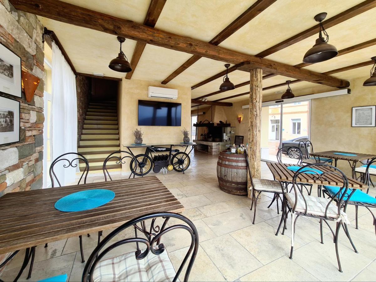 Hotel Stara Sola - Oleander Resort Korte Exterior photo