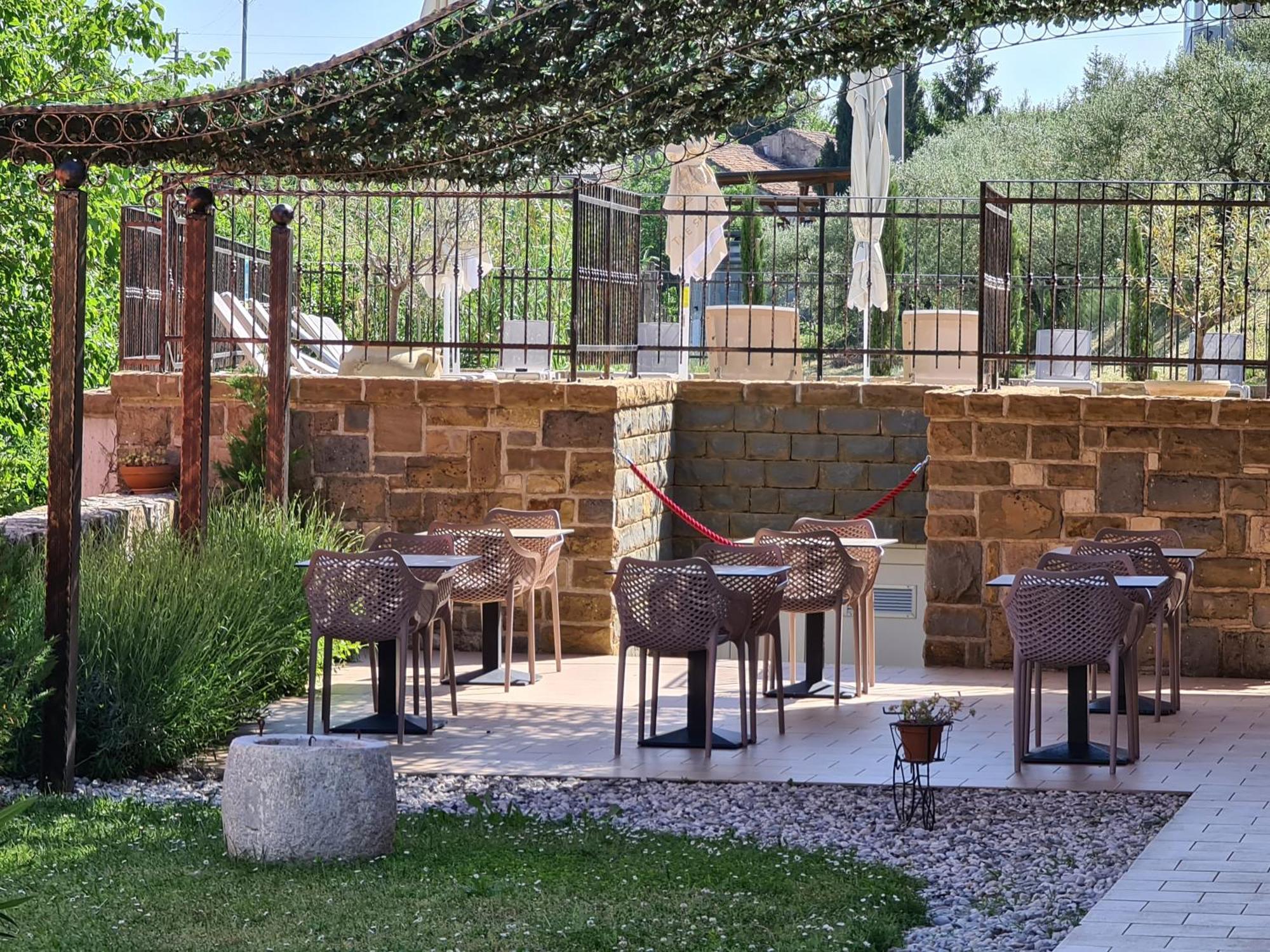 Hotel Stara Sola - Oleander Resort Korte Exterior photo