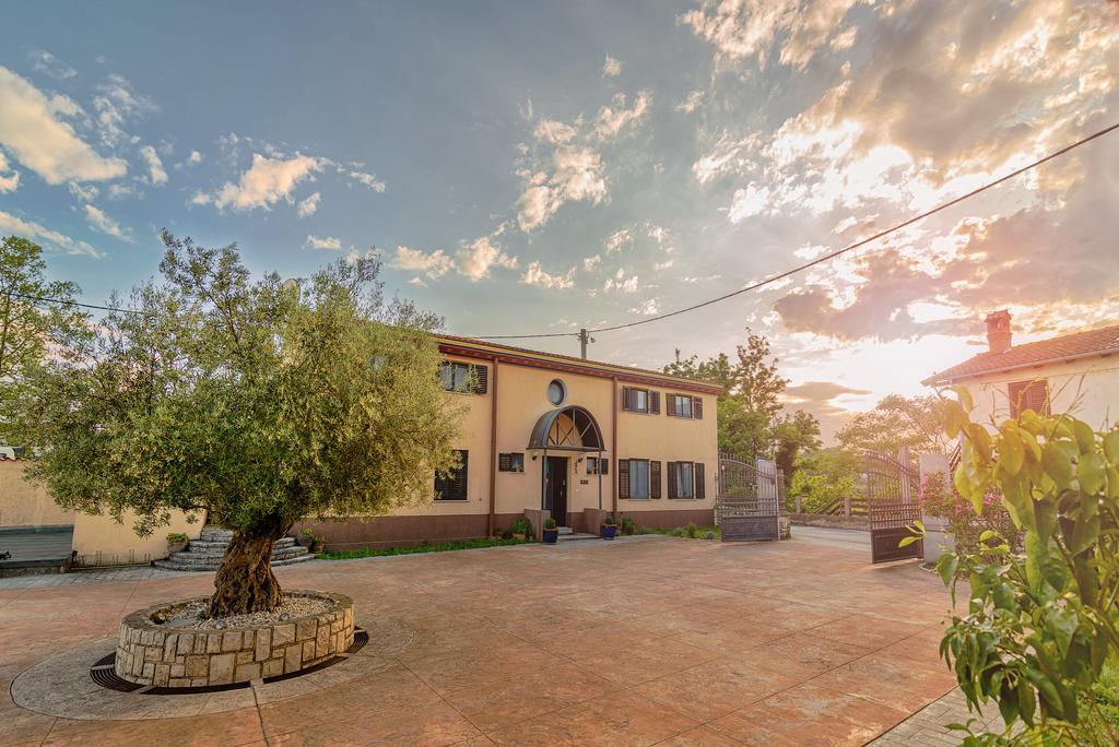 Hotel Stara Sola - Oleander Resort Korte Exterior photo